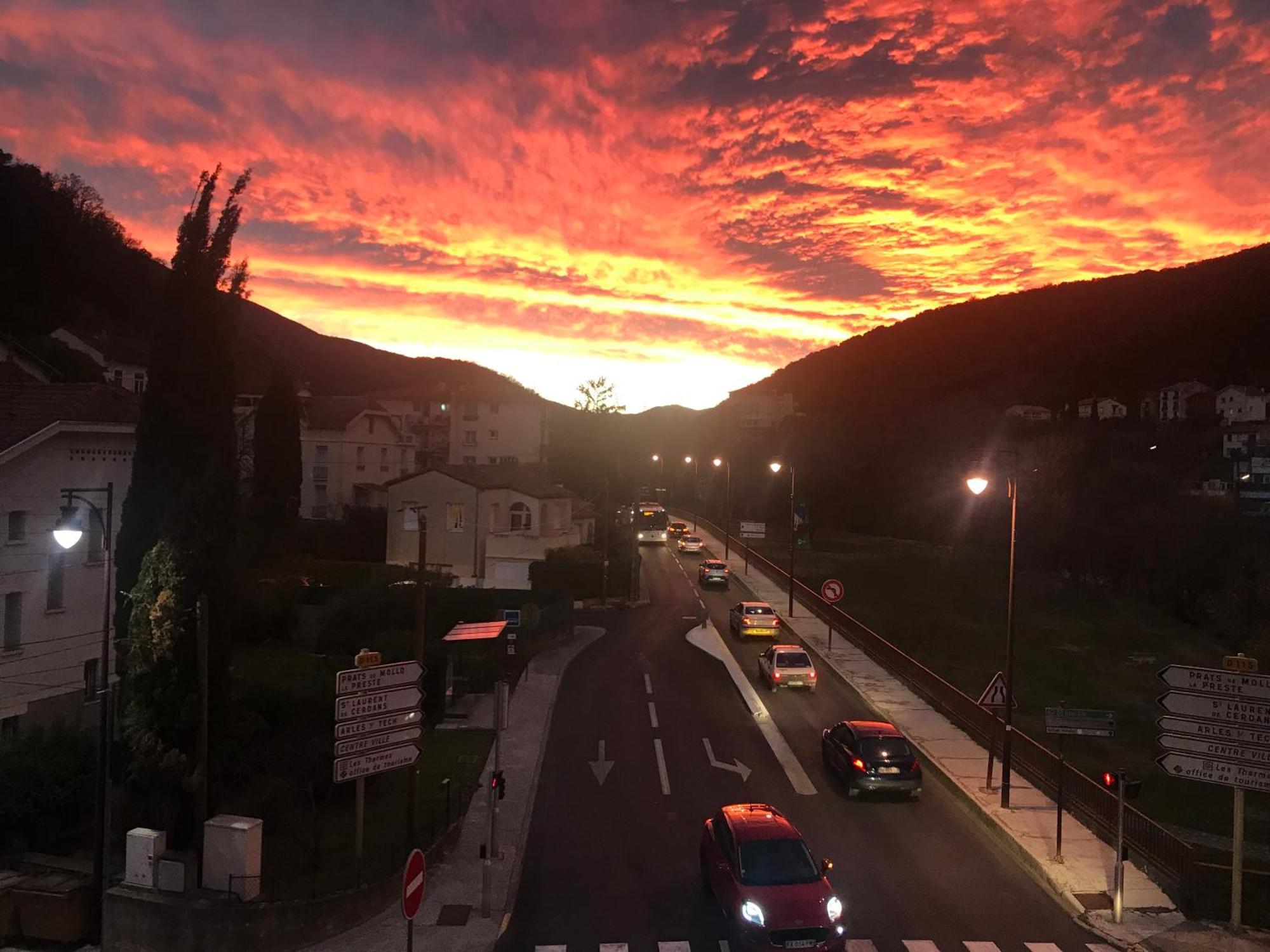 Hebergements A La Rive, Accueil Ouvert Tous Les Jours Jusqu'A 20H00 Dernier Delai, Depuis 30 Ans ! Reserver Ici Svp ! Merci ! Aucun Reglement A Distance Accepte, Paiement Par Cb, Especes, Cheque Ou Cheques-Vacances Imperativement A La Remise Des Clef 아멜리에레방팔랄다 외부 사진